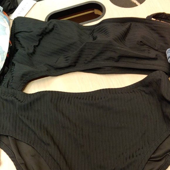 Women's Ribbed Cut Out One Piece Swimsuit - Shade - Picture 3 of 6